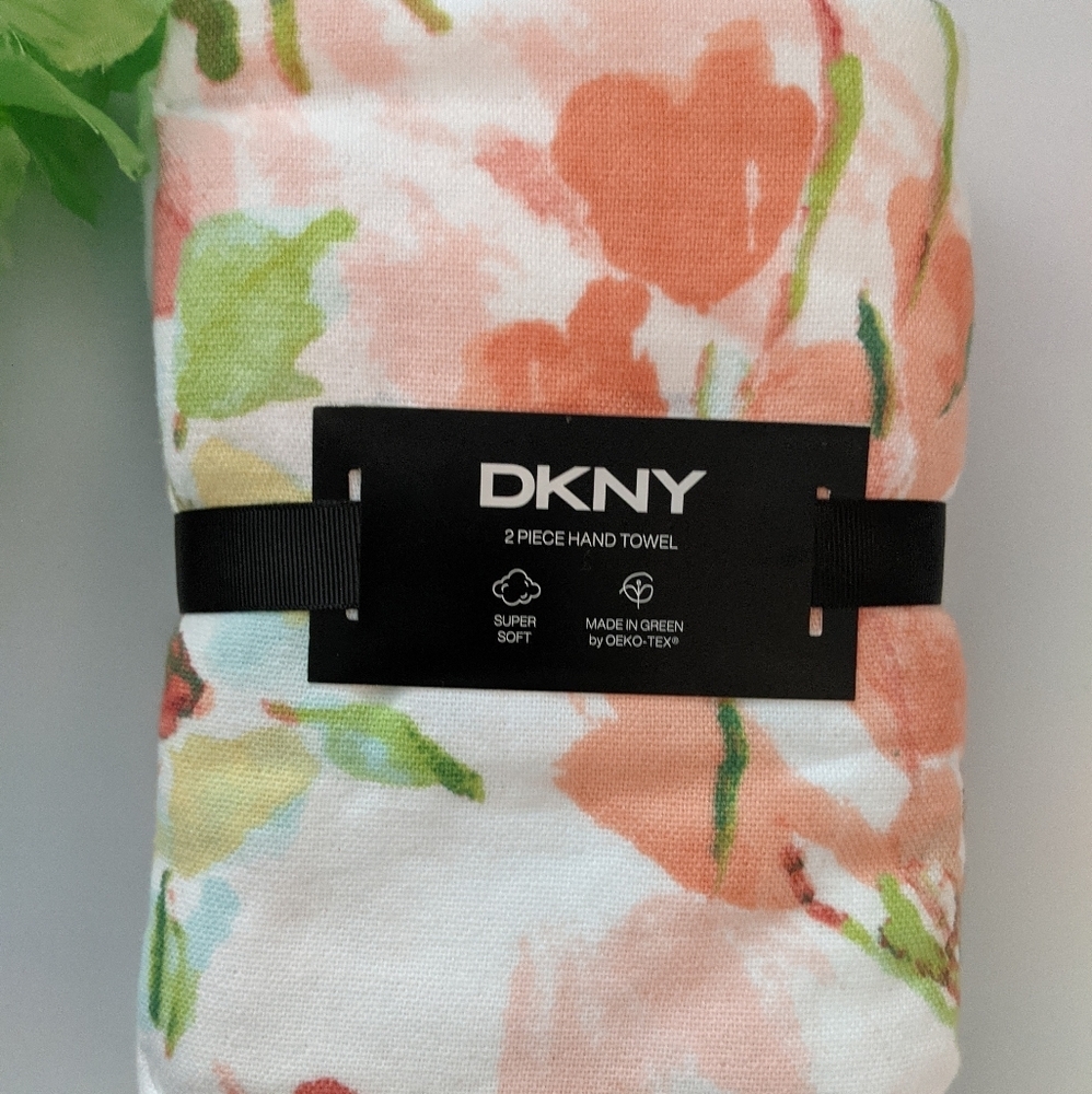 DKNY 2 Soft Hand towels Watercolor/Floral